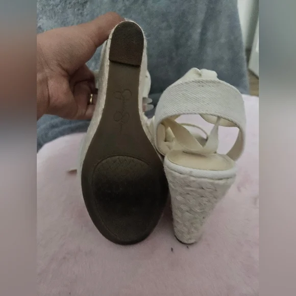 Size 8 Wedge Heels - Picture 3 of 4